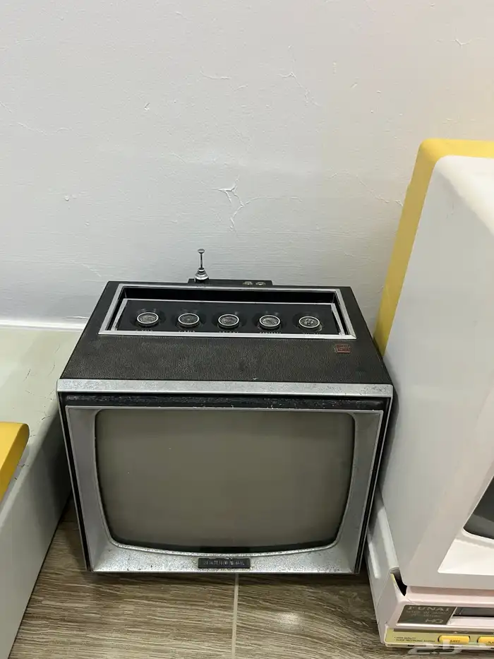 اجهزه قديمه 2