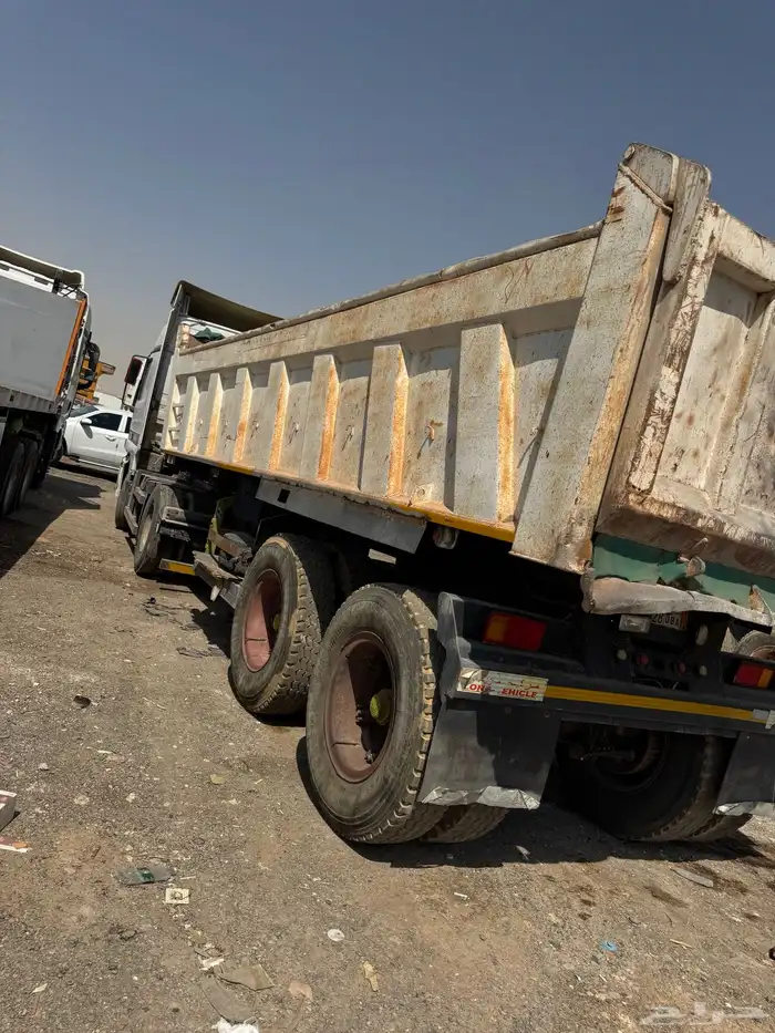 للبيع راس تريلا مرسيدس 2001 نظيف جدا جاهزة 23