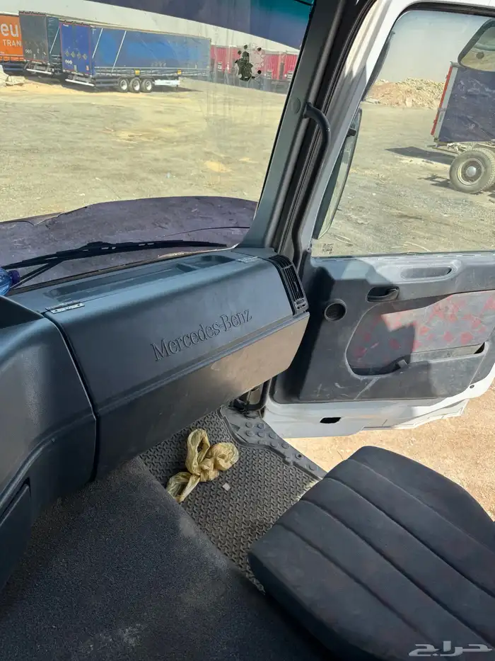 للبيع راس تريلا مرسيدس 2001 نظيف جدا جاهزة 16
