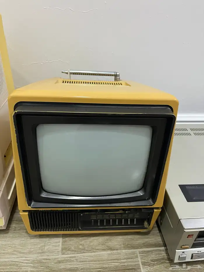 اجهزه قديمه 4