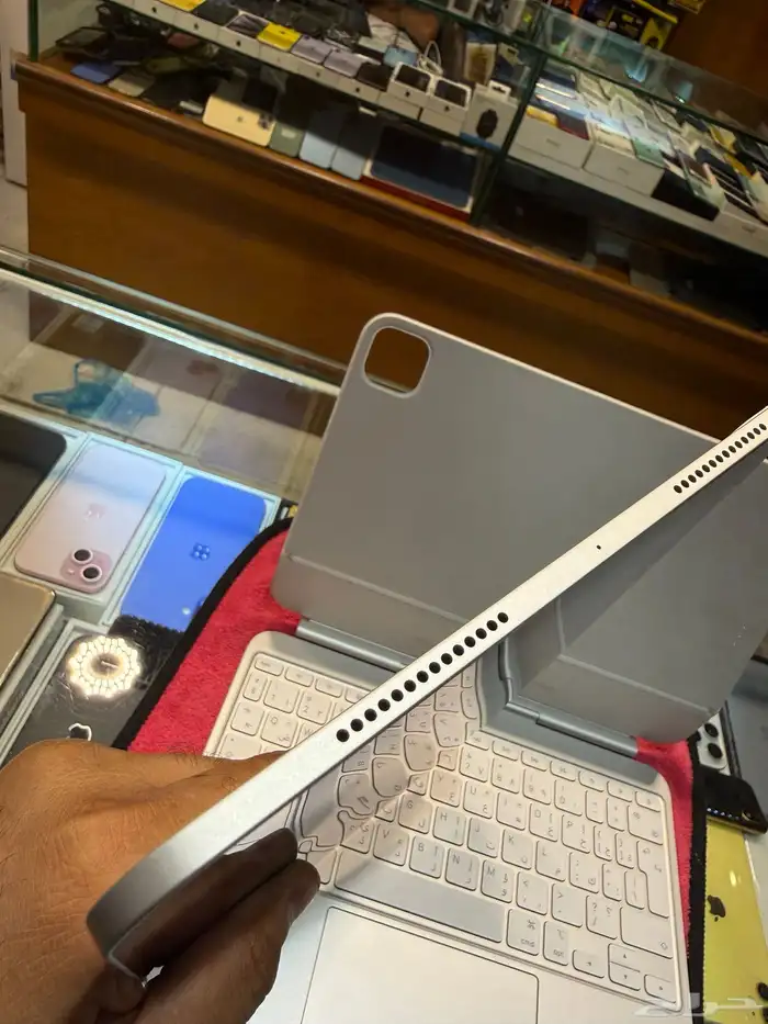 آيباد برو آخر إصدار معالج M4 القيقاء 256 بطارية 100 9