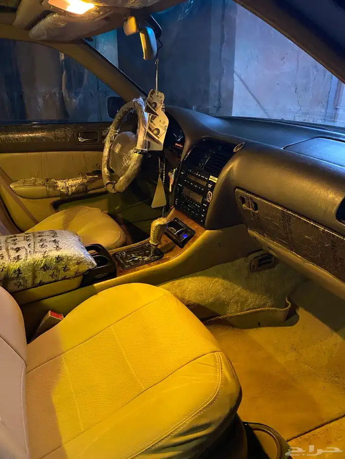 السلام عليكم اعرض لكم لكزس LS400 موديل 97 ممشى 830 سعودي 11