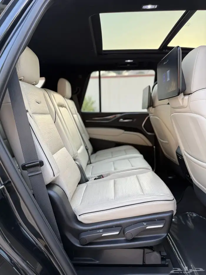 اسكاليد 23 قصير 600 بلاك اديشن 12