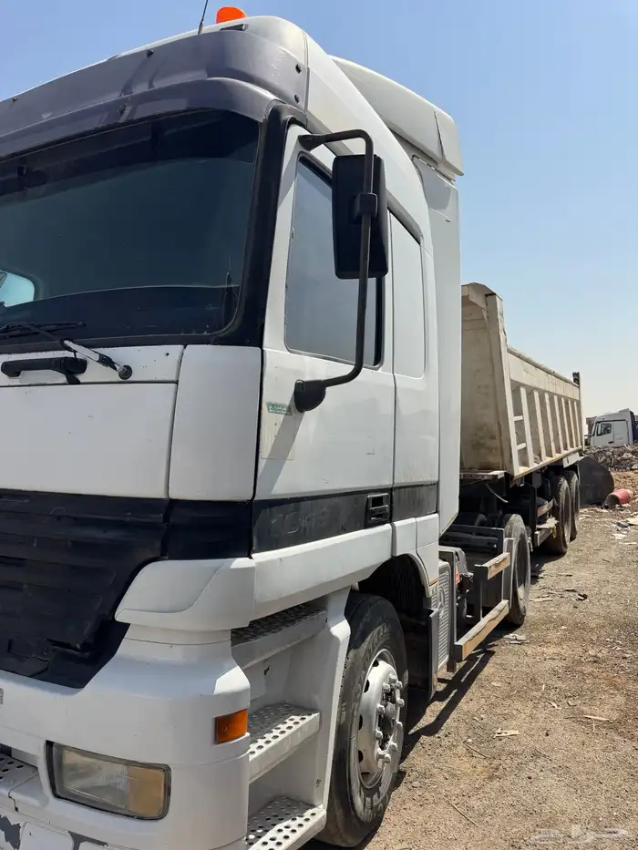 للبيع راس تريلا مرسيدس 2001 نظيف جدا جاهزة 4