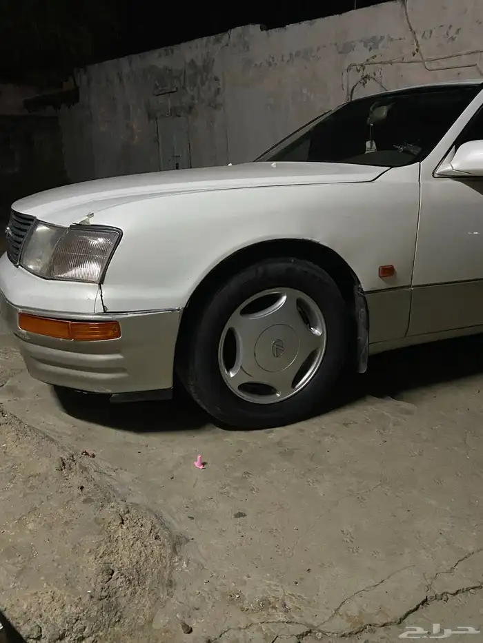 السلام عليكم اعرض لكم لكزس LS400 موديل 97 ممشى 830 سعودي 3