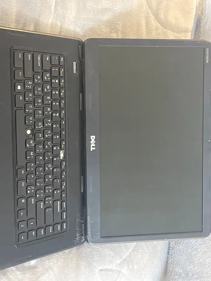 لابتوب نوع dell نظيف رام 2ورام4 سريع ونظيف معه شاحن وشنطه 2