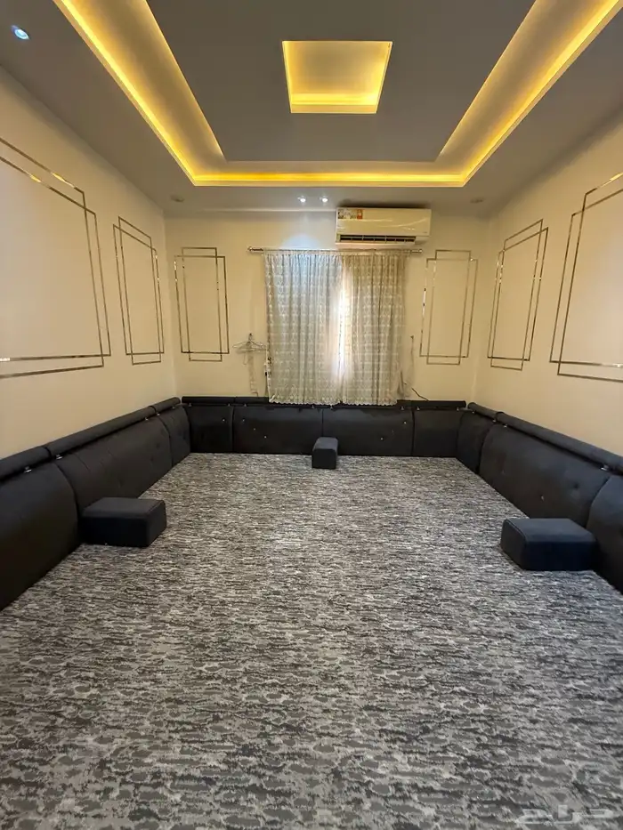 جلسه ارضيه للبيع مع 3مراكي والفرشه 0