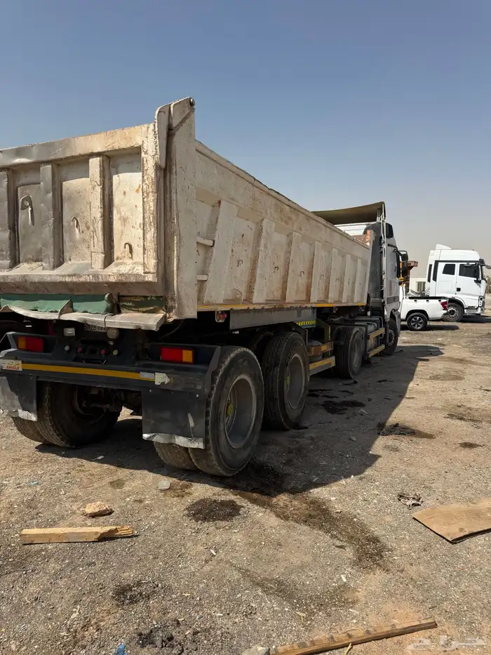 للبيع راس تريلا مرسيدس 2001 نظيف جدا جاهزة 26