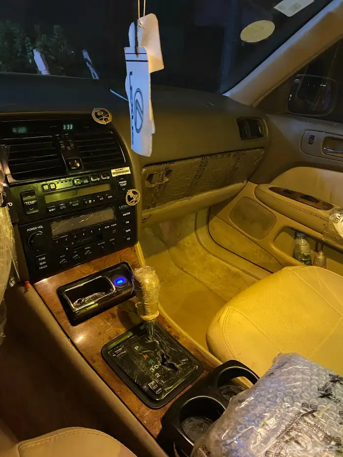 السلام عليكم اعرض لكم لكزس LS400 موديل 97 ممشى 830 سعودي 6