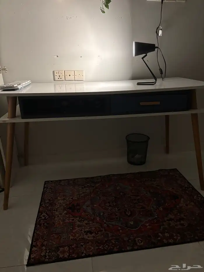 مكتب ودولب ملكه للبيع 1