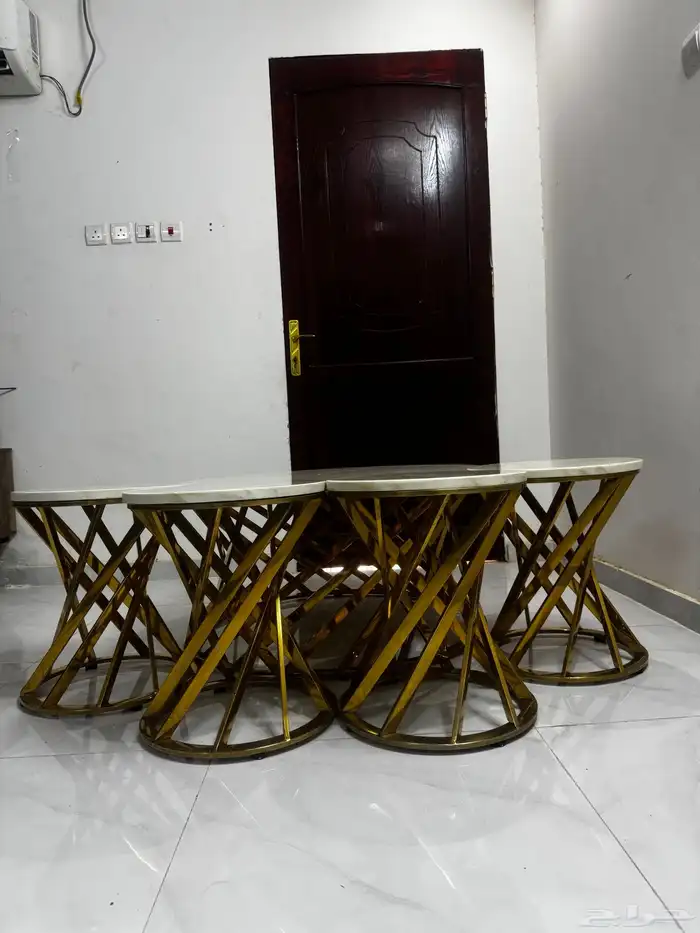 طاولات نضيفه للبيع 2