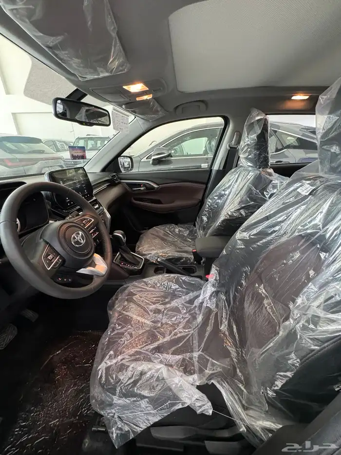 تويوتا اوربان فل كامل 2025 11