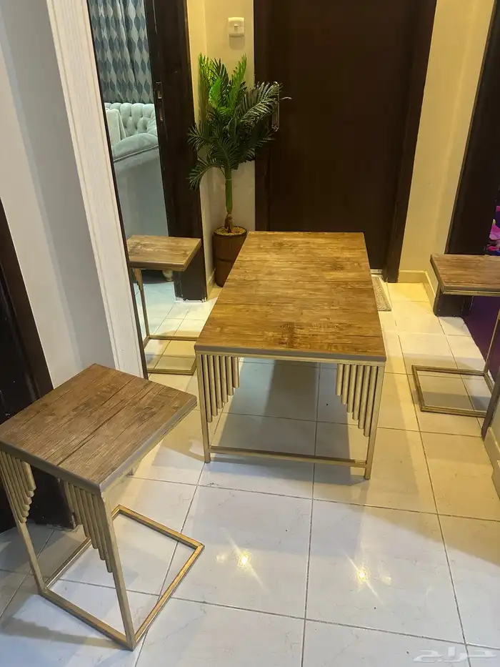 طاولات للبيع 4