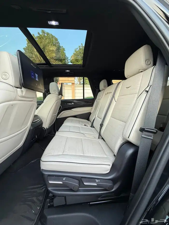 اسكاليد 23 قصير 600 بلاك اديشن 11