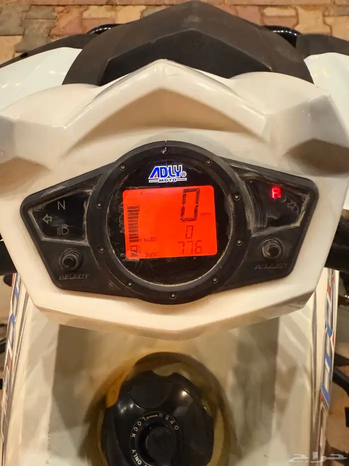 للبيع دباب أدلي حجم 400 9