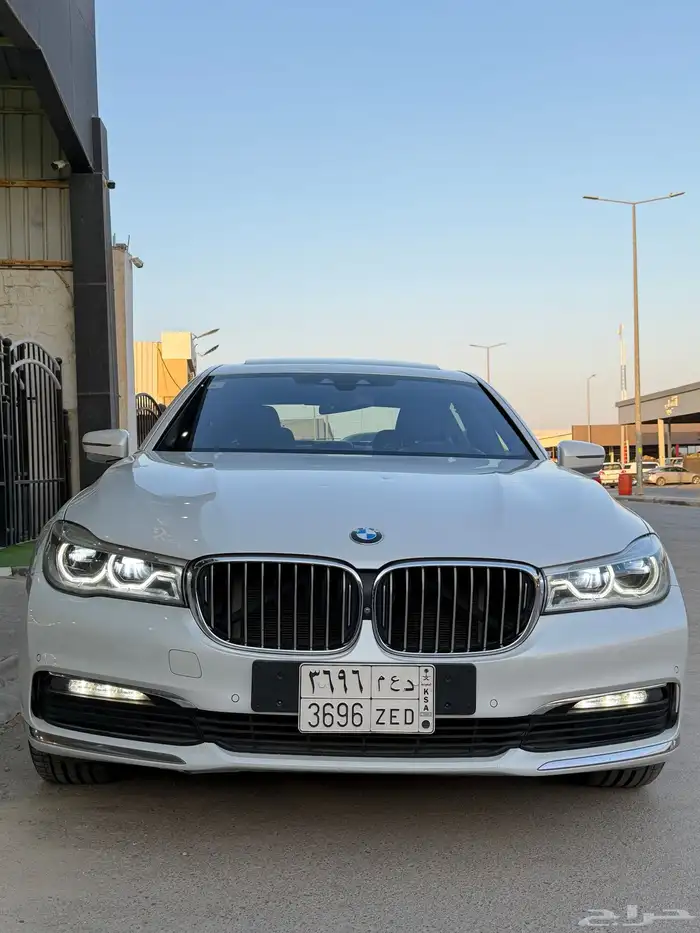 بي ام دبليو Li730 2018 نظيف 0