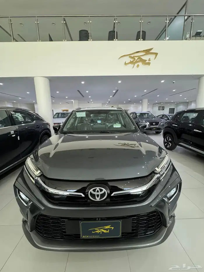 تويوتا اوربان فل كامل 2025 2