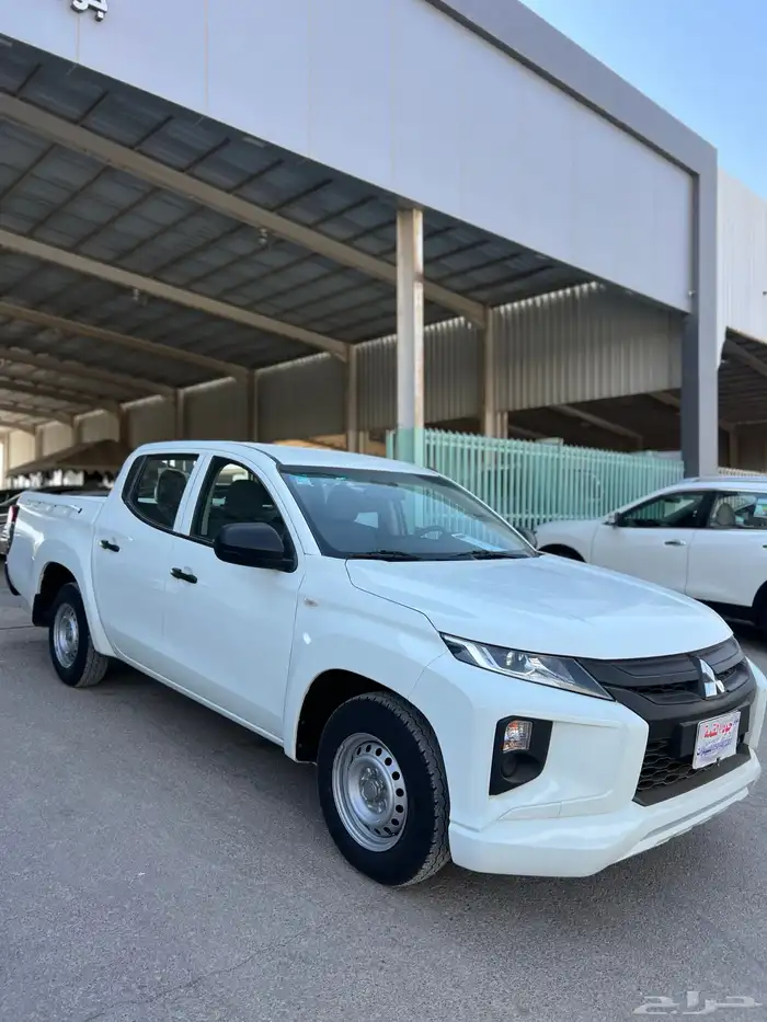 ميتسوبيشي L200 غمارتين 2022 بنزين 3