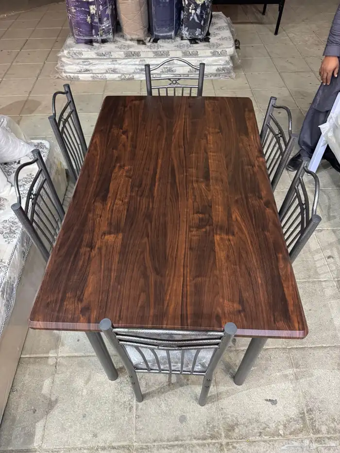 غرفة نوم كاملة  أثاث منزلي  سرير ودولاب وبطانيات 0