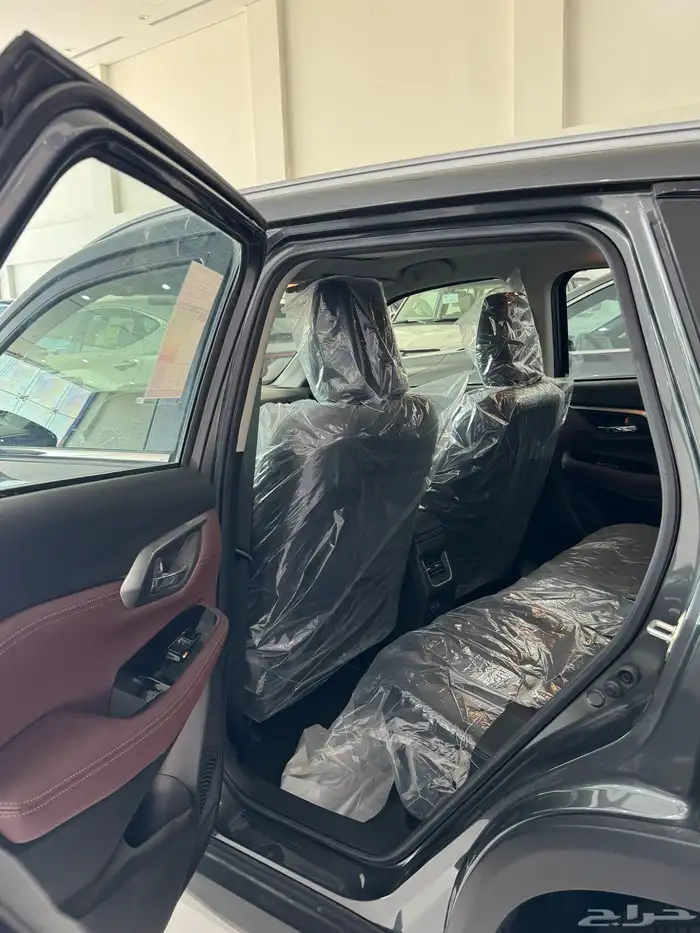 تويوتا اوربان فل كامل 2025 6