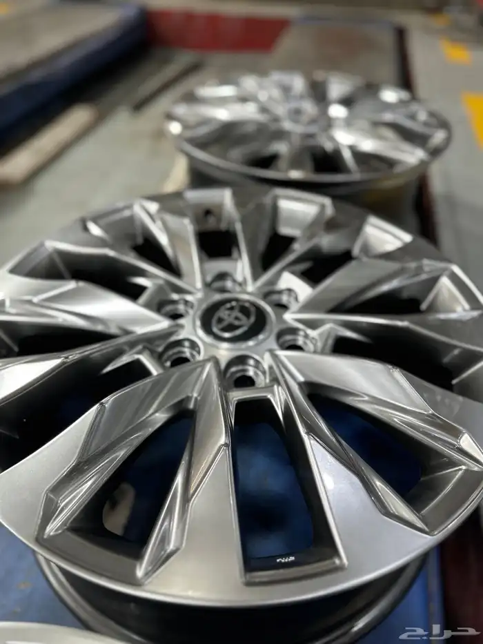 جنوط لاندكروزر 2023 مقاس 20 أصلي وكالة 9