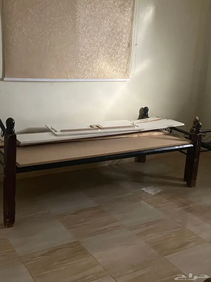 كراسي حديد 0