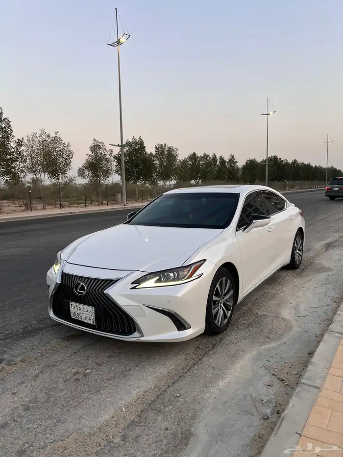 لكزس ES350 ( وارد عبداللطيف جميل ) 1