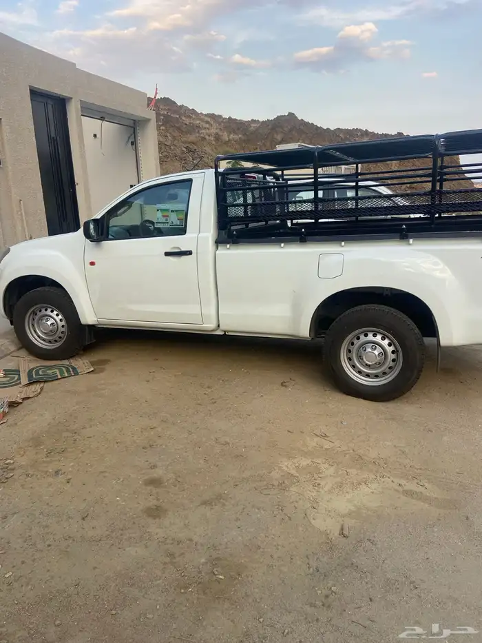 سياره متجهه من أبها إلى الدرب بعد الظهر 0