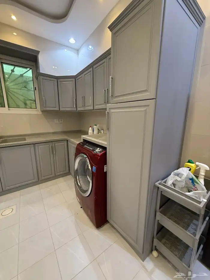 للبيع فله دور و3 شقق مساحة 450 في ظهرة لبن 5