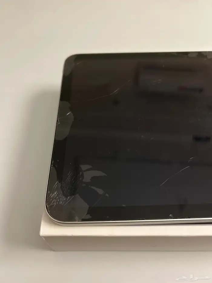 ايباد الجيل العاشر 64 قيقا بدون شريحة بس واي فاي اللون فضي 2