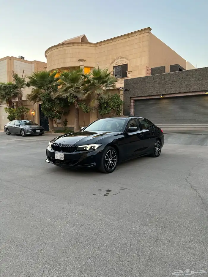 BMW 320i الفئه الثالثه 2023 10