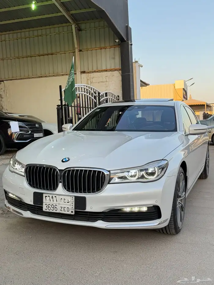 بي ام دبليو Li730 2018 نظيف 1