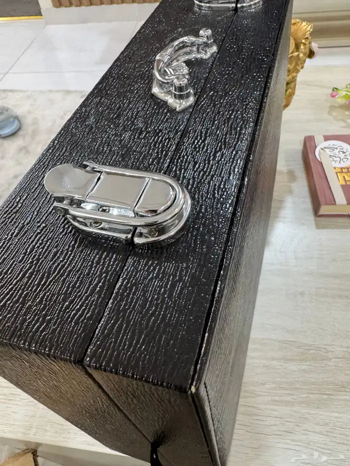 صندوق عرض مجوهرات فخم جلد أسود ومخمل داخلي   جديد 4