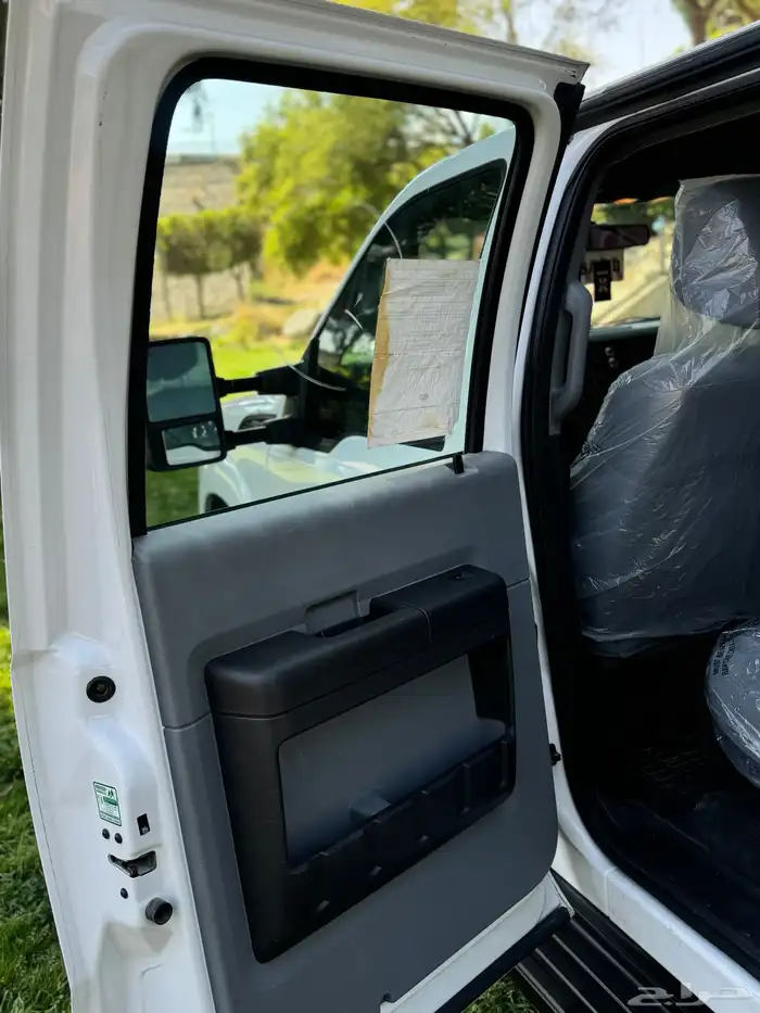 للبيع F350 موديل 2013 عداد100 الف كم 14