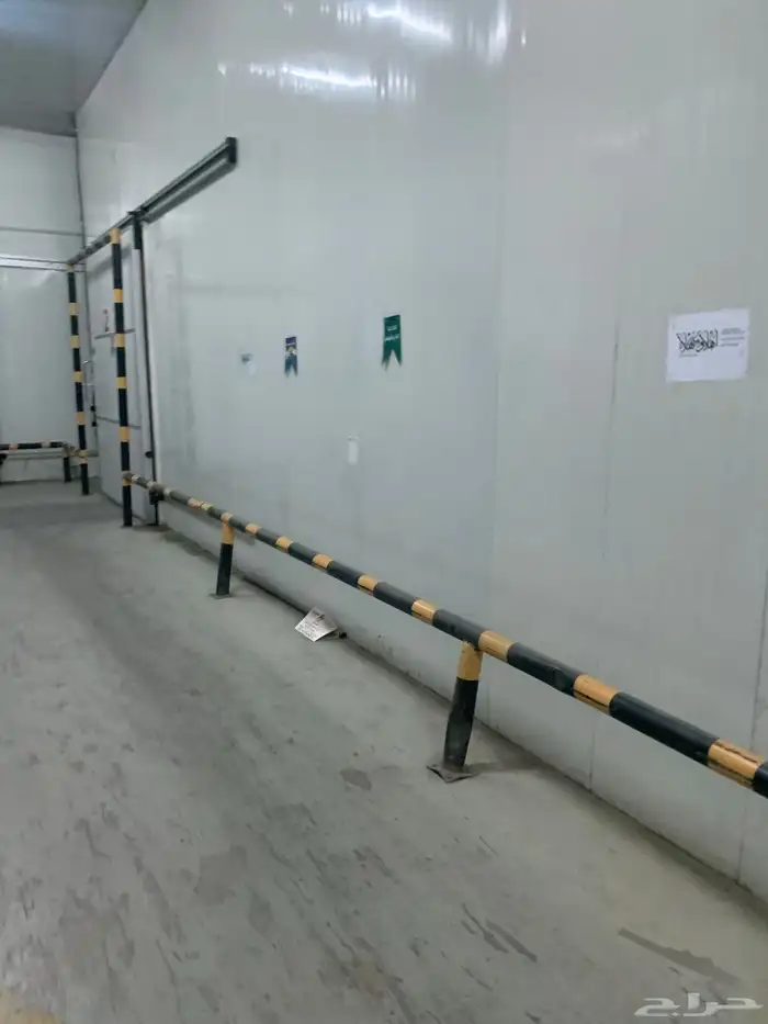 ثلاجة تبريد وتجميد غرف للايجار 2