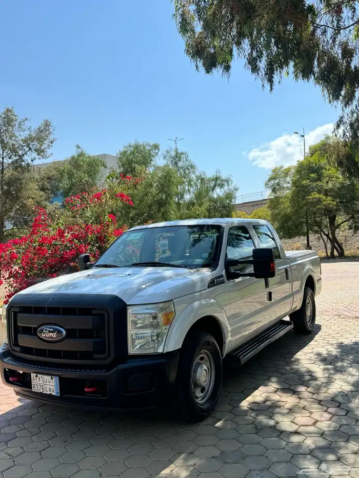 للبيع F350 موديل 2013 عداد100 الف كم 33