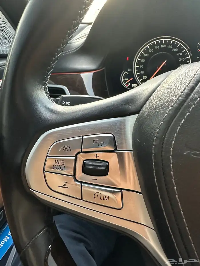 BMW 750Li 2017 ممشى155 الف ب 70 الف ريال لوحة اماراتية 4
