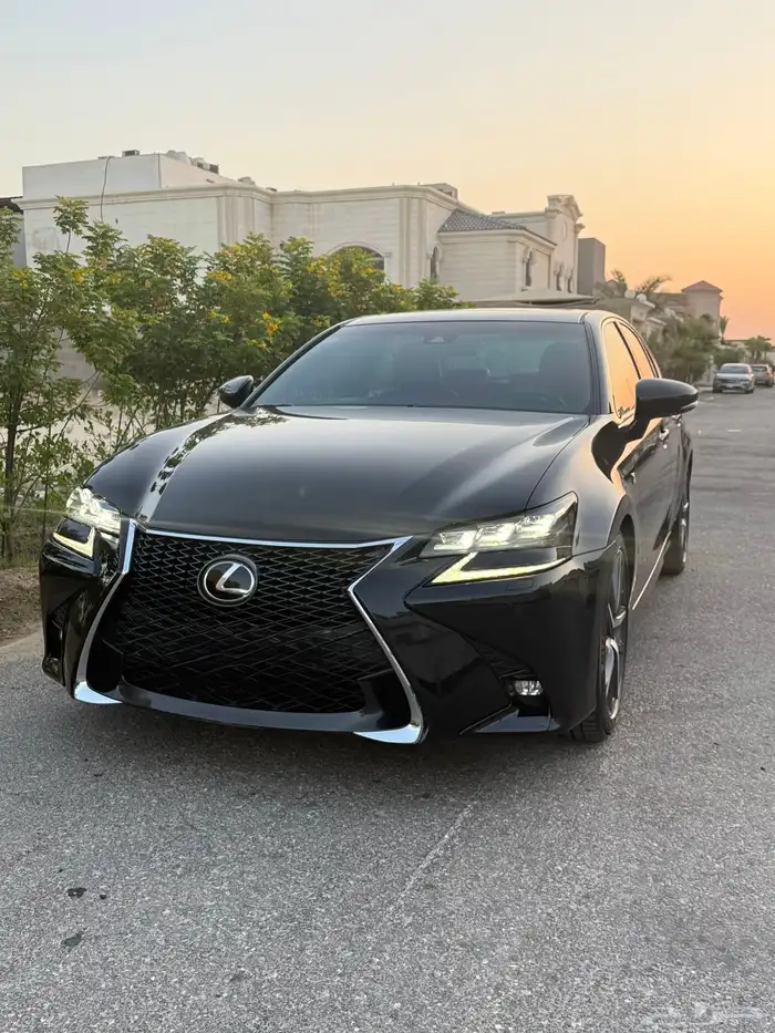 للبيع لكزس GS F 2017 مالك أول نظييف 7