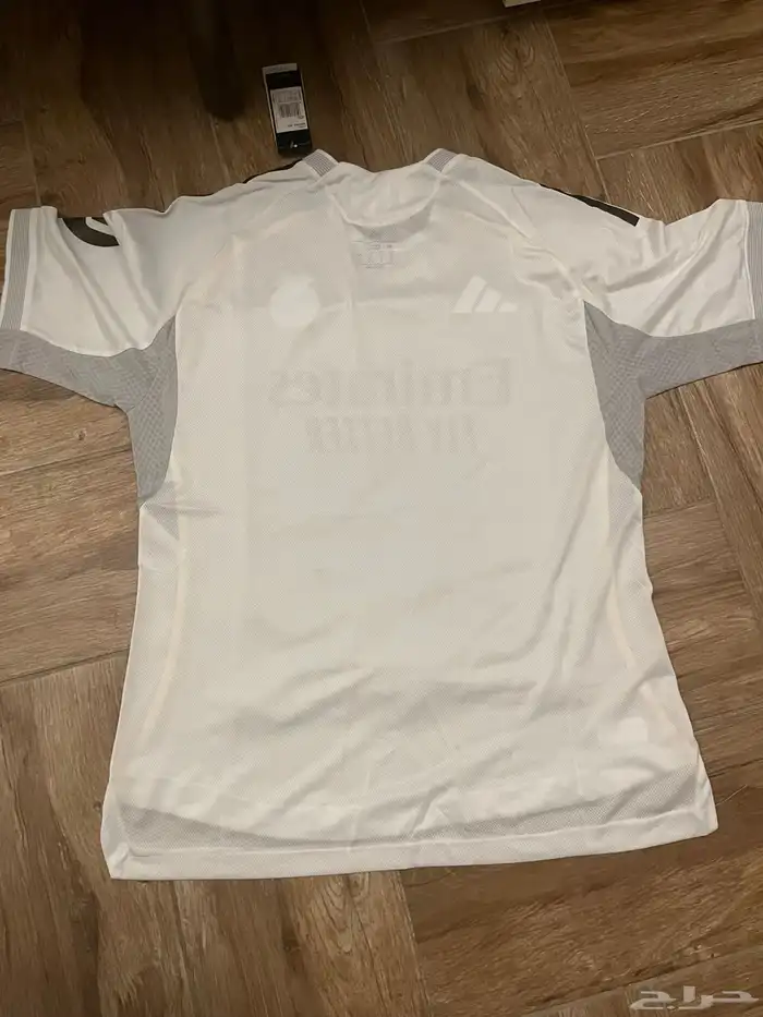 تيشيرت ريال مدريد الأساسي مقاس Real Madrid main shirt XL 1