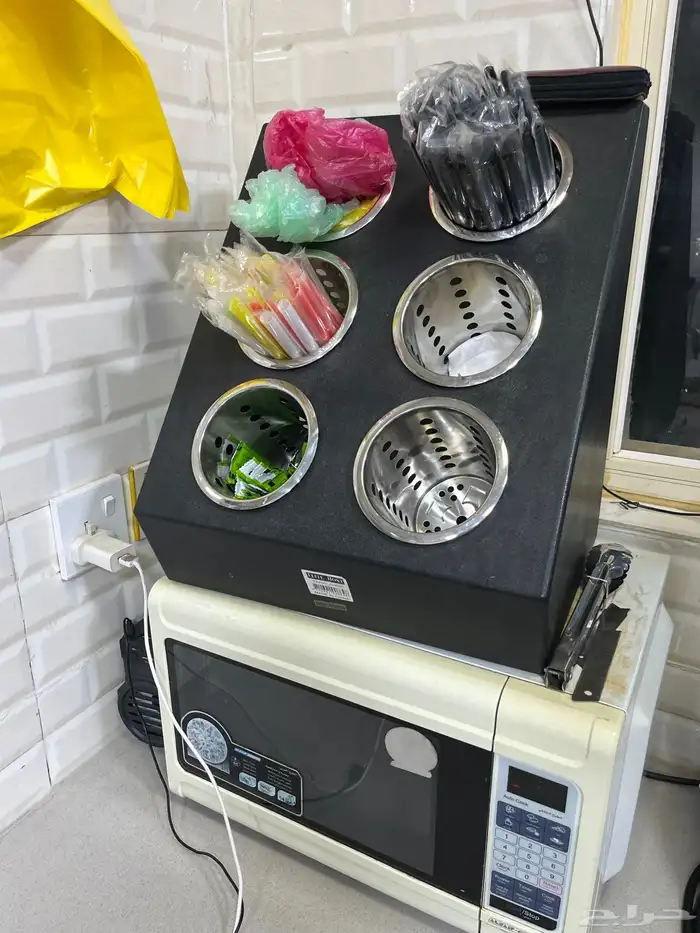 كوفي شوب للتقبيل على الشارع العام بالقوز 12