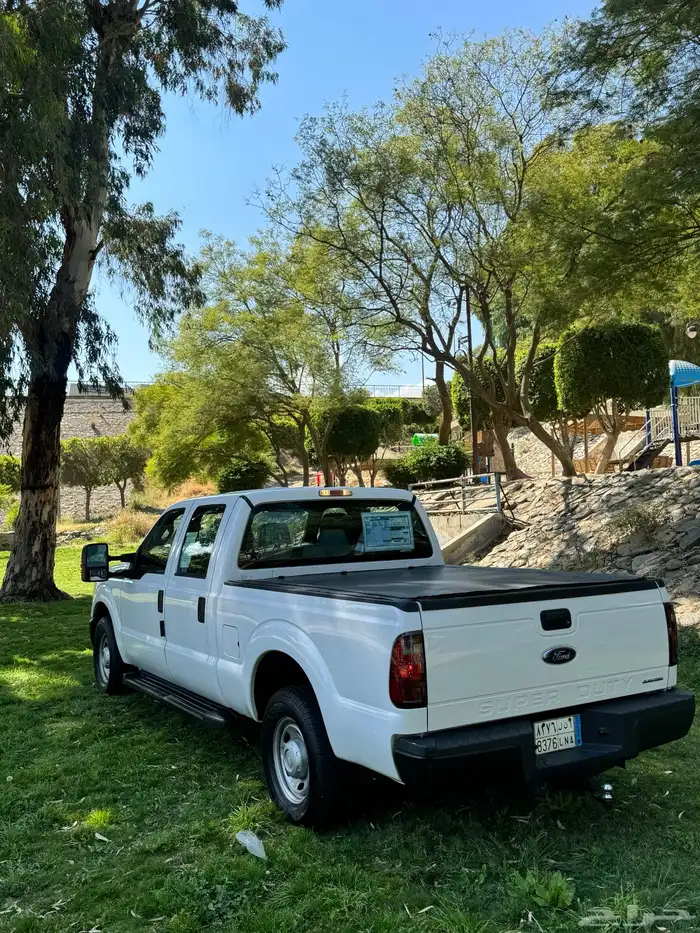 للبيع F350 موديل 2013 عداد100 الف كم 6