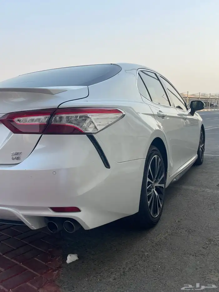 كامري سته سلندر SE ماشيه 335الف للبيع نظيفه شرط 11