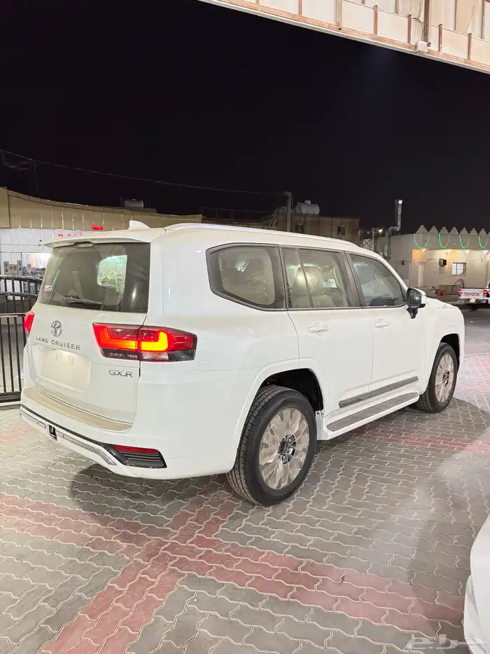 تويوتا لاندكروزر GXR3 بنزين 2025 2