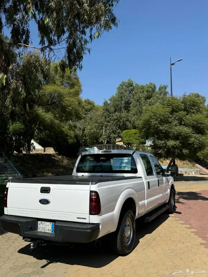 للبيع F350 موديل 2013 عداد100 الف كم 36