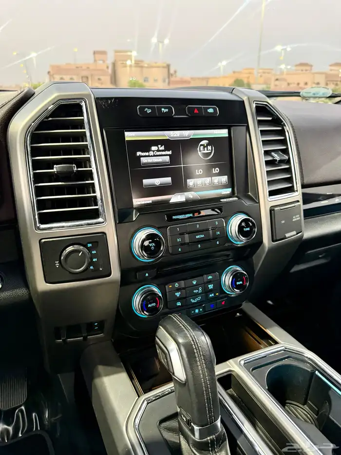 فورد F-150 بلاتنيوم مخزن شبة جديد 32