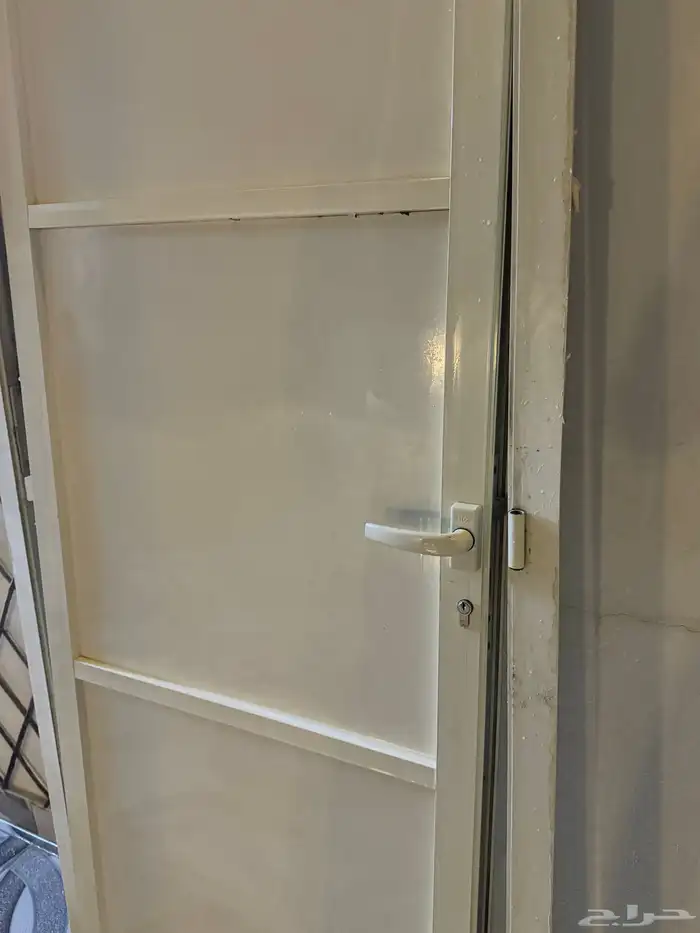 باب المنيوم مع الحلق 1