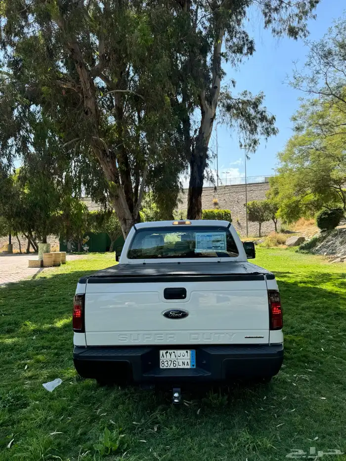 للبيع F350 موديل 2013 عداد100 الف كم 7