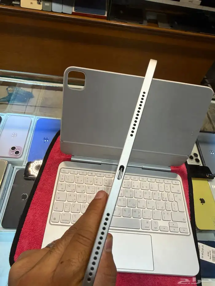 آيباد برو آخر إصدار معالج M4 القيقاء 256 بطارية 100 11