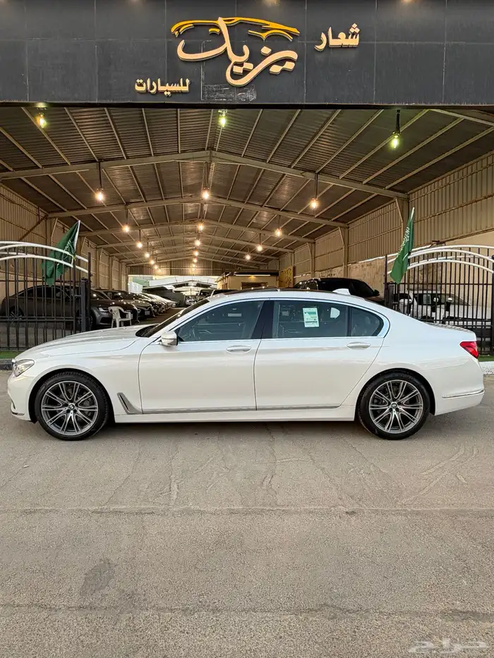 بي ام دبليو Li730 2018 نظيف 3