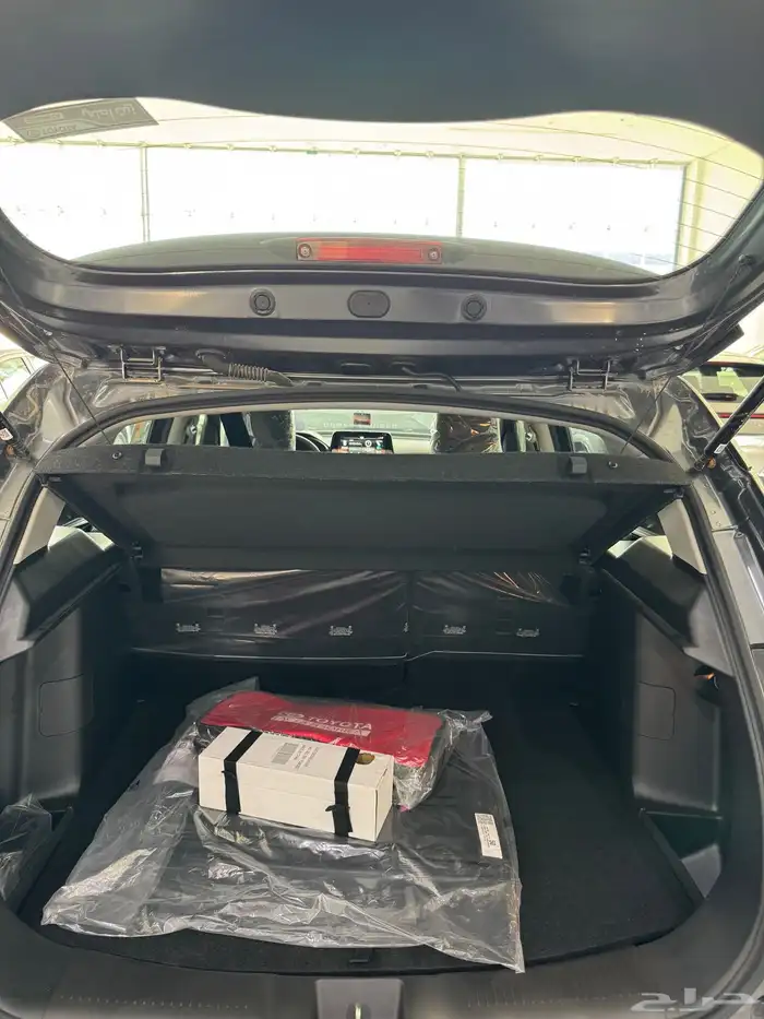 تويوتا اوربان فل كامل 2025 5